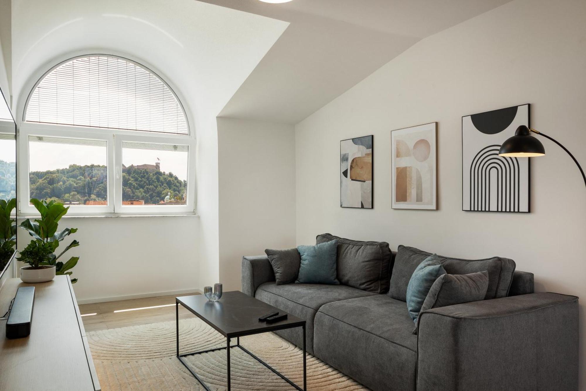 Luxe Penthouse With A Castle View Laibach Exterior foto