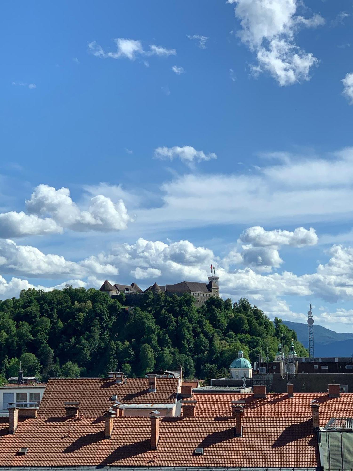 Luxe Penthouse With A Castle View Laibach Exterior foto